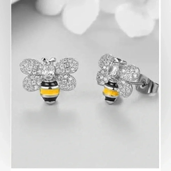 2 LEFT! Mini Cute Honeybee Stainless Steel Stud Earrings - Picture 1 of 3
